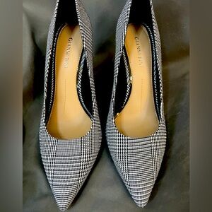 Brand New Gianni Bini Black & White Houndstooth Size 8.5 Pumps